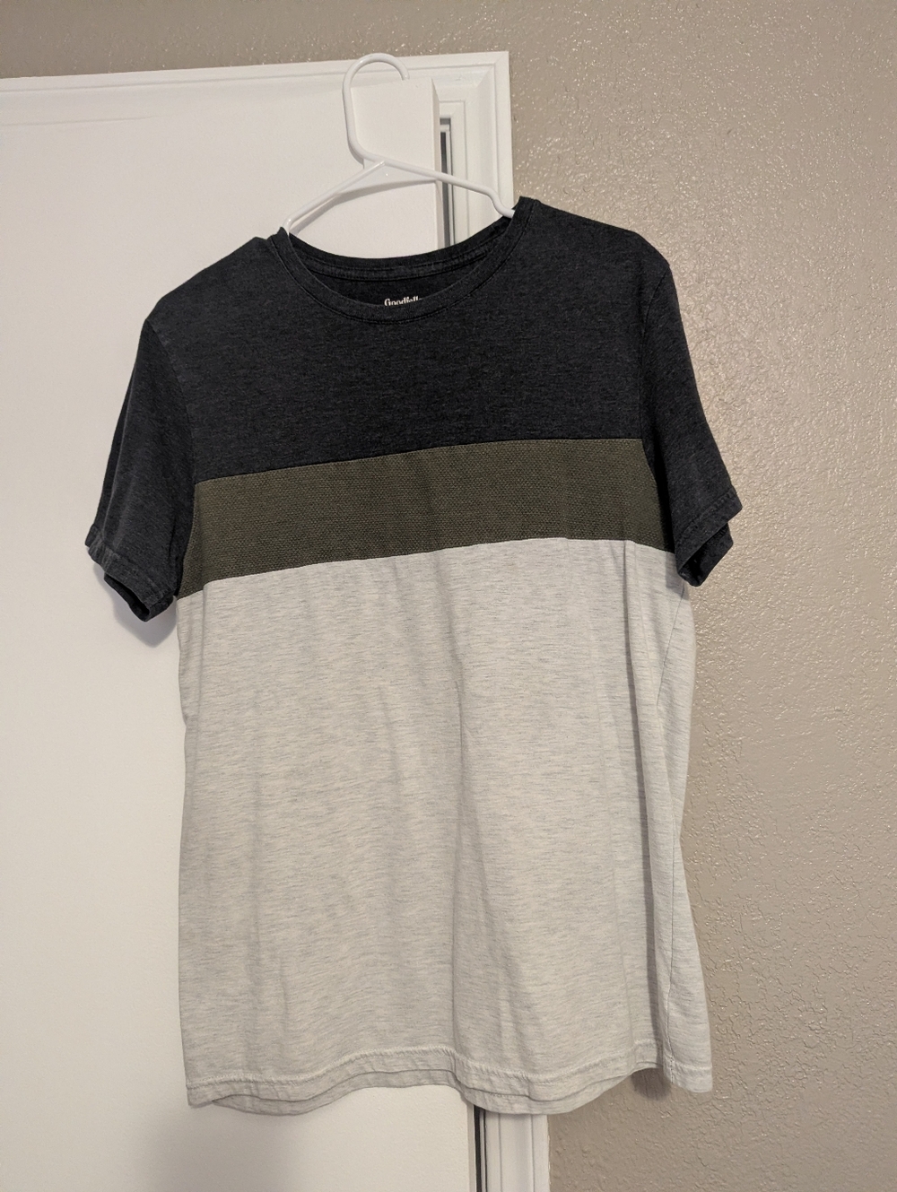 Men's Tees Goodfellow And Under Armour Medium - Picture 2 of 7
